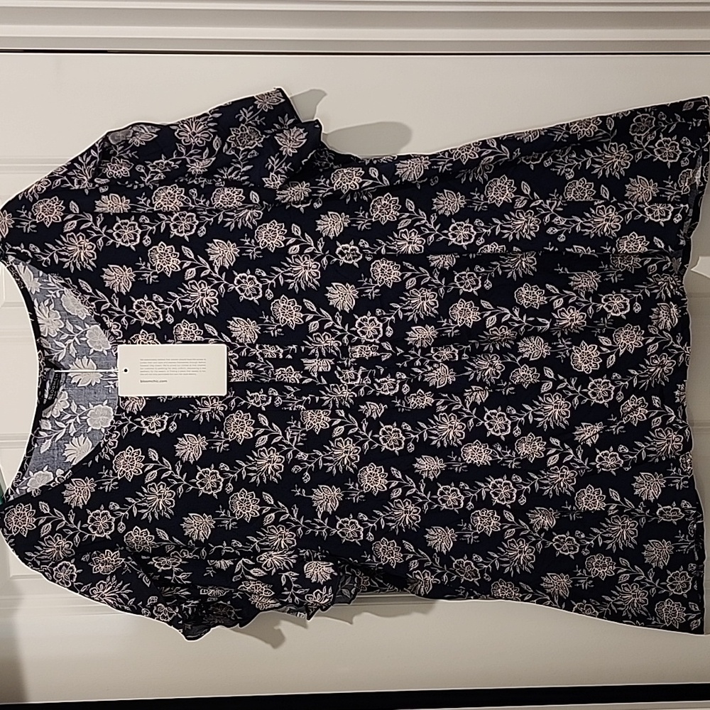NEW Blue Short Sleeved Blouse With Cream Floral 2x